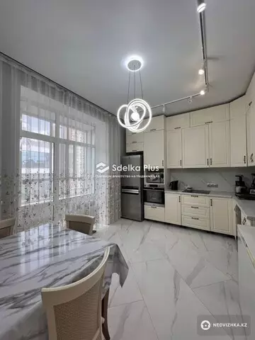 4-комнатная квартира, этаж 9 из 12, 127 м²