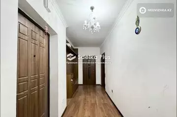 5-комнатная квартира, этаж 13 из 20, 220 м²
