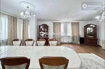 5-комнатная квартира, этаж 13 из 20, 220 м²