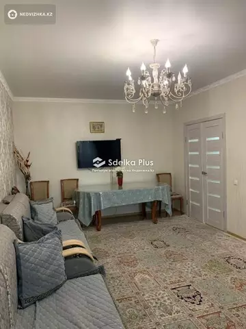 2-комнатная квартира, этаж 4 из 10, 67 м²