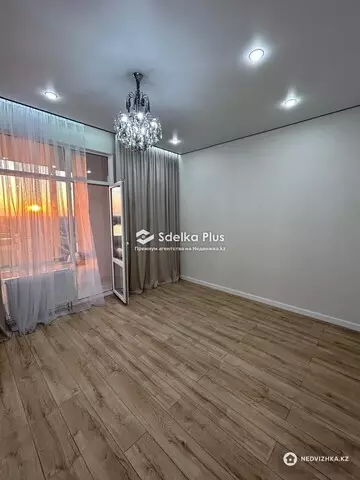 1-комнатная квартира, этаж 8 из 12, 38 м²