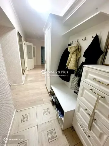 4-комнатная квартира, этаж 2 из 14, 121 м²