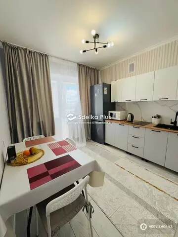 1-комнатная квартира, этаж 7 из 10, 37 м²