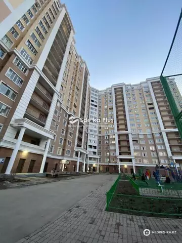 1-комнатная квартира, этаж 2 из 17, 37 м²