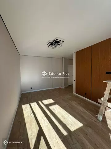 2-комнатная квартира, этаж 3 из 9, 56 м²