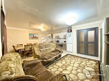 3-комнатная квартира, этаж 4 из 6, 90 м²