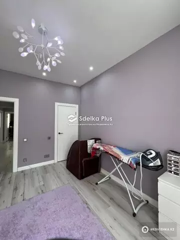 4-комнатная квартира, этаж 4 из 10, 113 м²