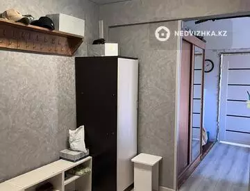 4-комнатная квартира, этаж 4 из 5, 61 м²