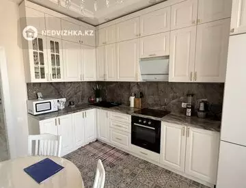 2-комнатная квартира, этаж 8 из 9, 56 м²