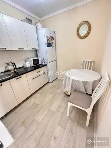 2-комнатная квартира, этаж 2 из 4, 42 м²
