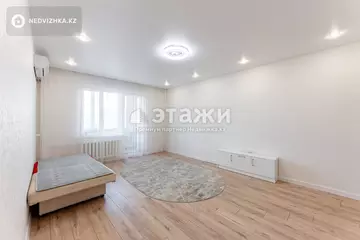 2-комнатная квартира, этаж 8 из 10, 60 м²