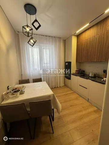 3-комнатная квартира, этаж 10 из 23, 90 м²