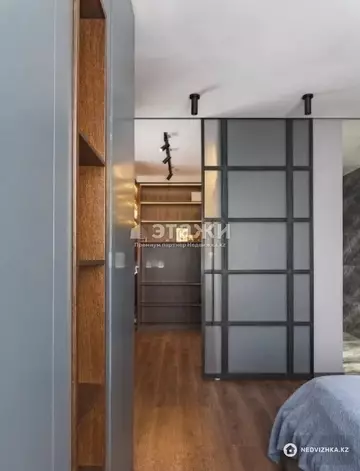 4-комнатная квартира, этаж 14 из 14, 200 м²