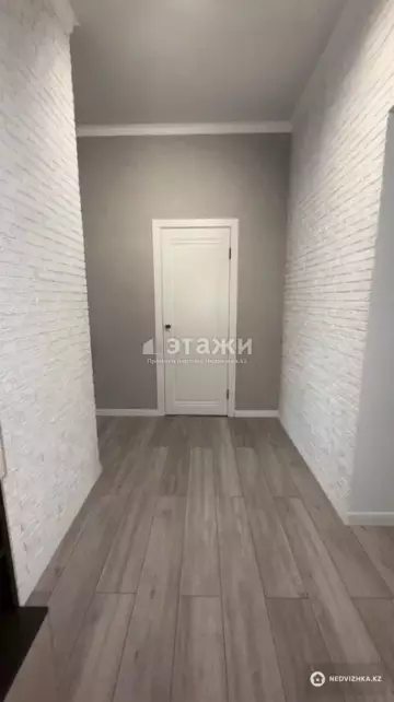 2-комнатная квартира, этаж 9 из 9, 63 м²