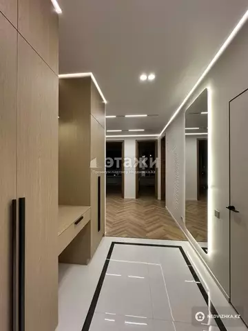 4-комнатная квартира, этаж 6 из 20, 130 м²