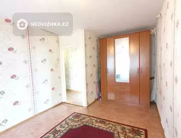 2-комнатная квартира, этаж 3 из 5, 48 м²