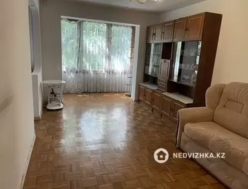3-комнатная квартира, этаж 4 из 5, 65 м²