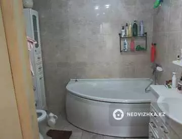 3-комнатная квартира, этаж 8 из 8, 128 м²