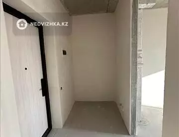 1-комнатная квартира, этаж 12 из 12, 36 м²