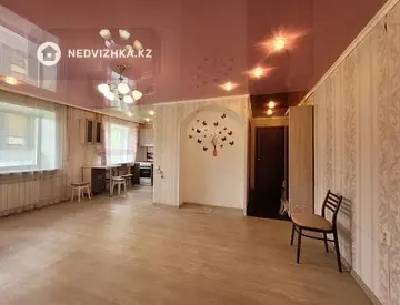 2-комнатная квартира, этаж 3 из 5, 44 м²