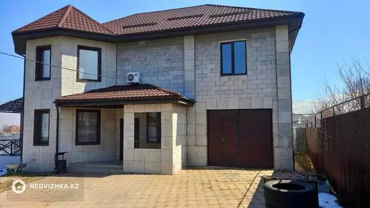 215 м², 6-комнатный дом, 9 соток, 215 м², изображение - 1