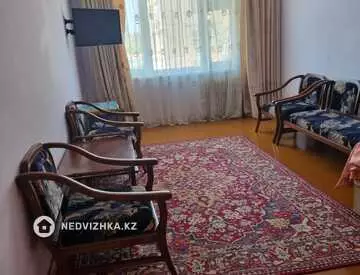 2-комнатная квартира, этаж 3 из 5, 56 м²