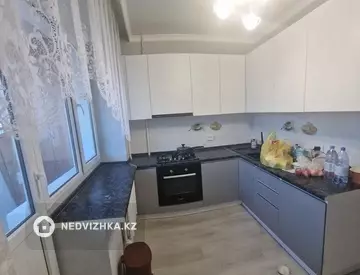 2-комнатная квартира, этаж 4 из 5, 56 м², на длительный срок
