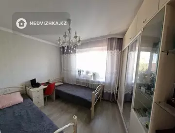 2-комнатная квартира, этаж 4 из 5, 56 м², на длительный срок