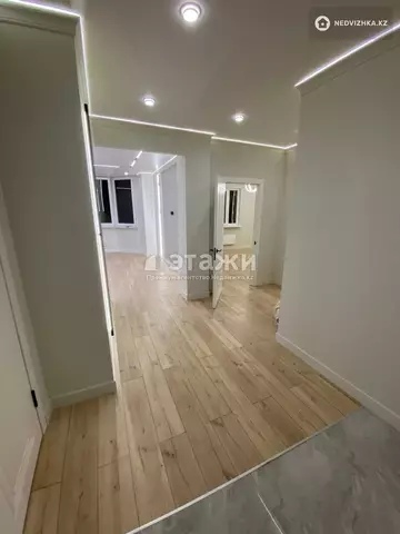 3-комнатная квартира, этаж 9 из 15, 92 м²