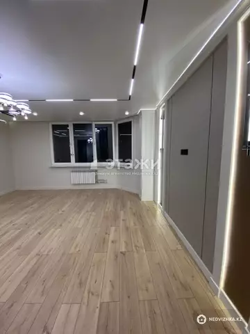3-комнатная квартира, этаж 9 из 15, 92 м²