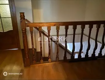 4-комнатная квартира, этаж 5 из 6, 128 м²