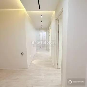 4-комнатная квартира, этаж 3 из 16, 137 м²
