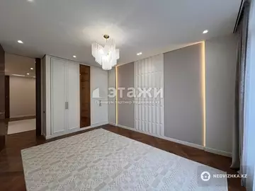 7-комнатная квартира, этаж 13 из 20, 260 м²