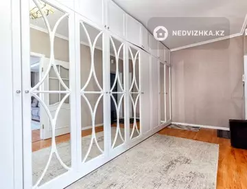 3-комнатная квартира, этаж 8 из 9, 124 м²