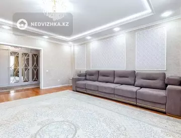 3-комнатная квартира, этаж 8 из 9, 124 м²