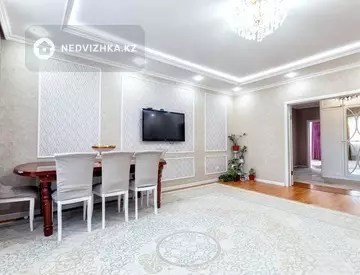 3-комнатная квартира, этаж 8 из 9, 124 м²