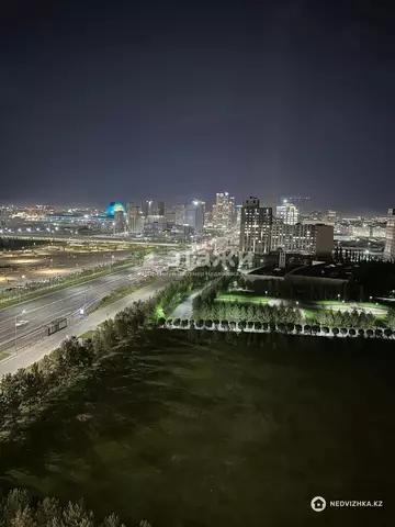 3-комнатная квартира, этаж 12 из 16, 106 м²