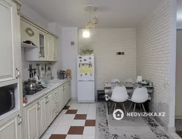 3-комнатная квартира, этаж 4 из 5, 76 м²