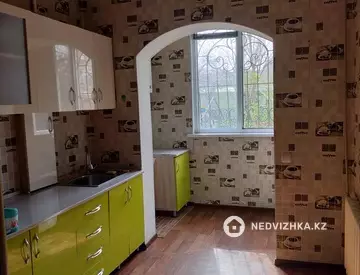 4-комнатная квартира, этаж 1 из 5, 85 м²