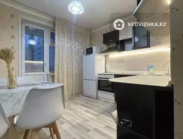 2-комнатная квартира, этаж 9 из 14, 65 м²