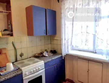 4-комнатная квартира, этаж 1 из 5, 63 м²