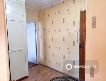 4-комнатная квартира, этаж 1 из 5, 63 м²
