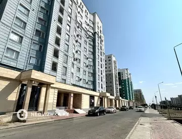 Торговое помещение, этаж 1 из 12, 818 м²
