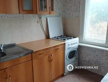 4-комнатная квартира, этаж 2 из 5, 63 м²