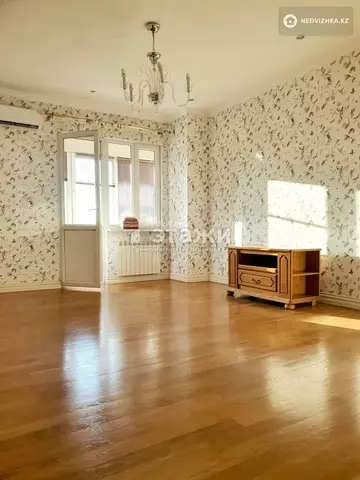4-комнатная квартира, этаж 9 из 16, 150 м²