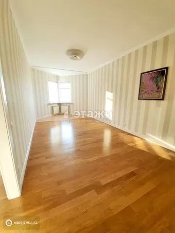 4-комнатная квартира, этаж 9 из 16, 150 м²