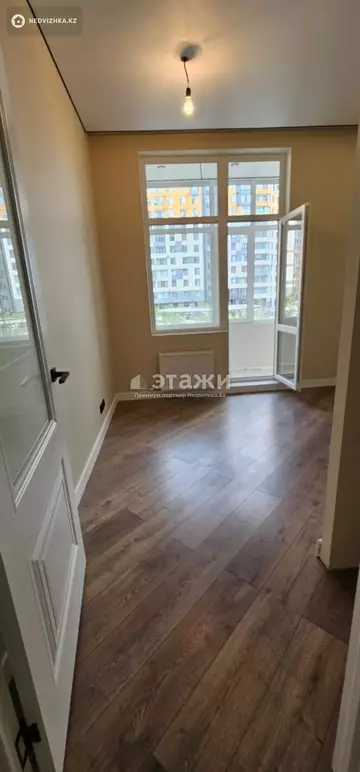 3-комнатная квартира, этаж 2 из 17, 93 м²