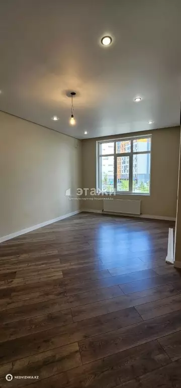 3-комнатная квартира, этаж 2 из 17, 93 м²