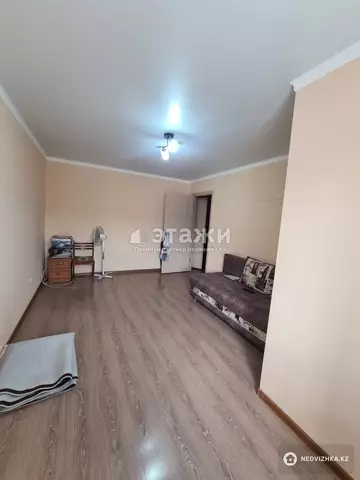1-комнатная квартира, этаж 4 из 10, 33 м²