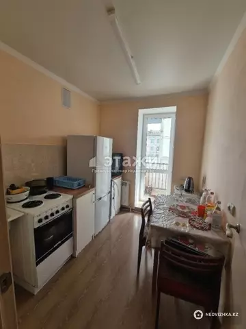 1-комнатная квартира, этаж 4 из 10, 33 м²